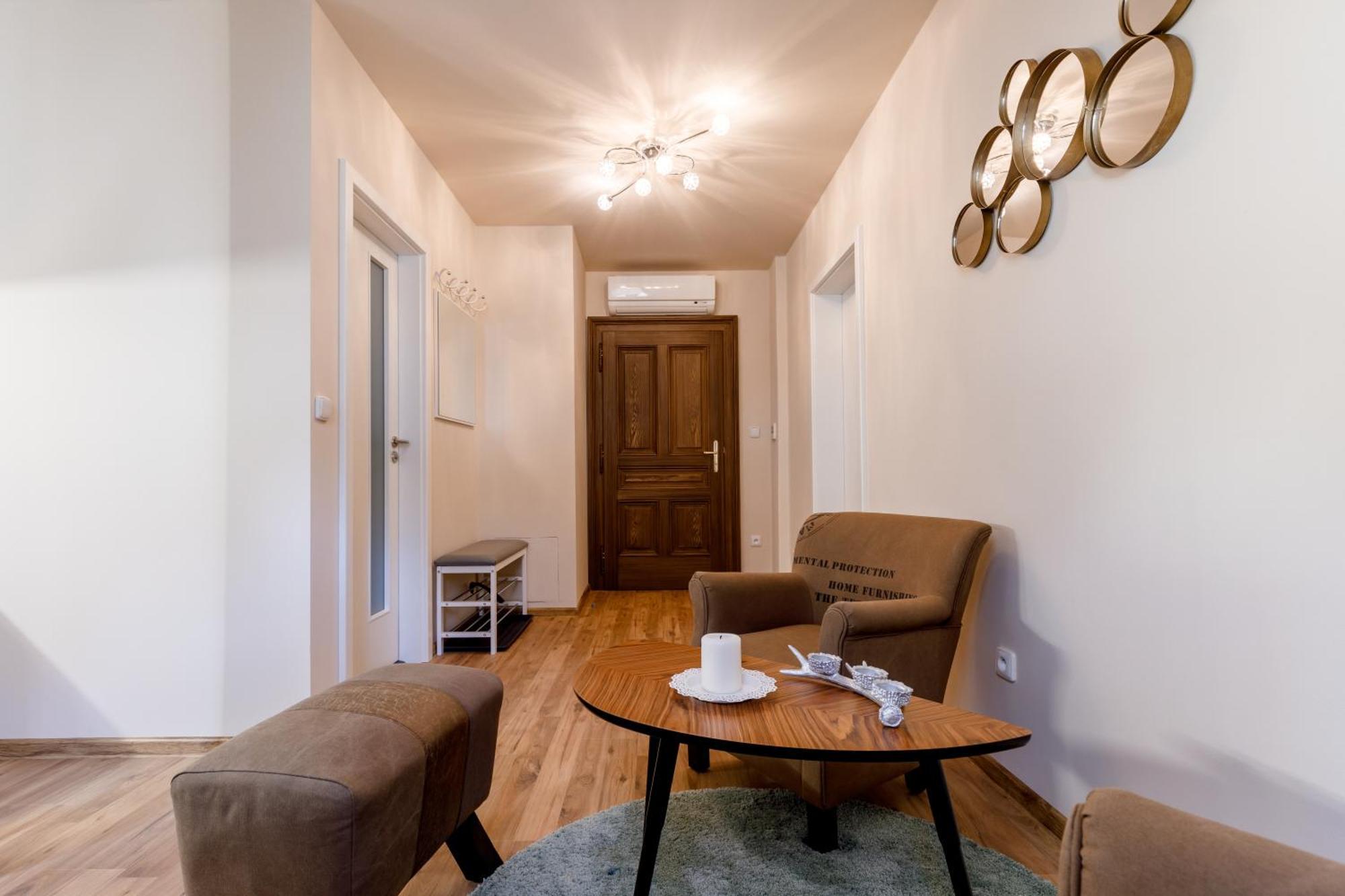 Apartments Menuet 卡罗维发利 客房 照片