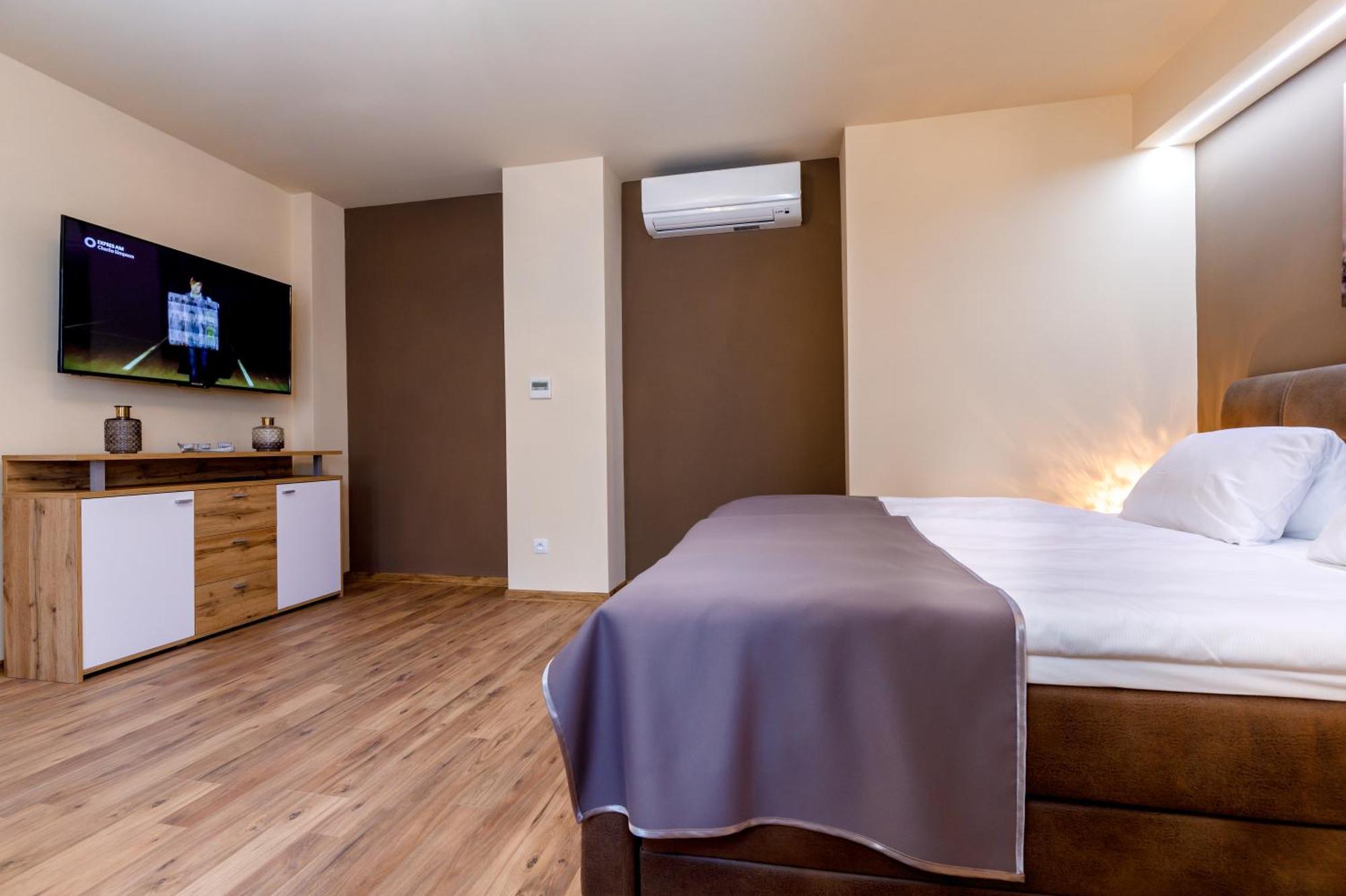 Apartments Menuet 卡罗维发利 客房 照片