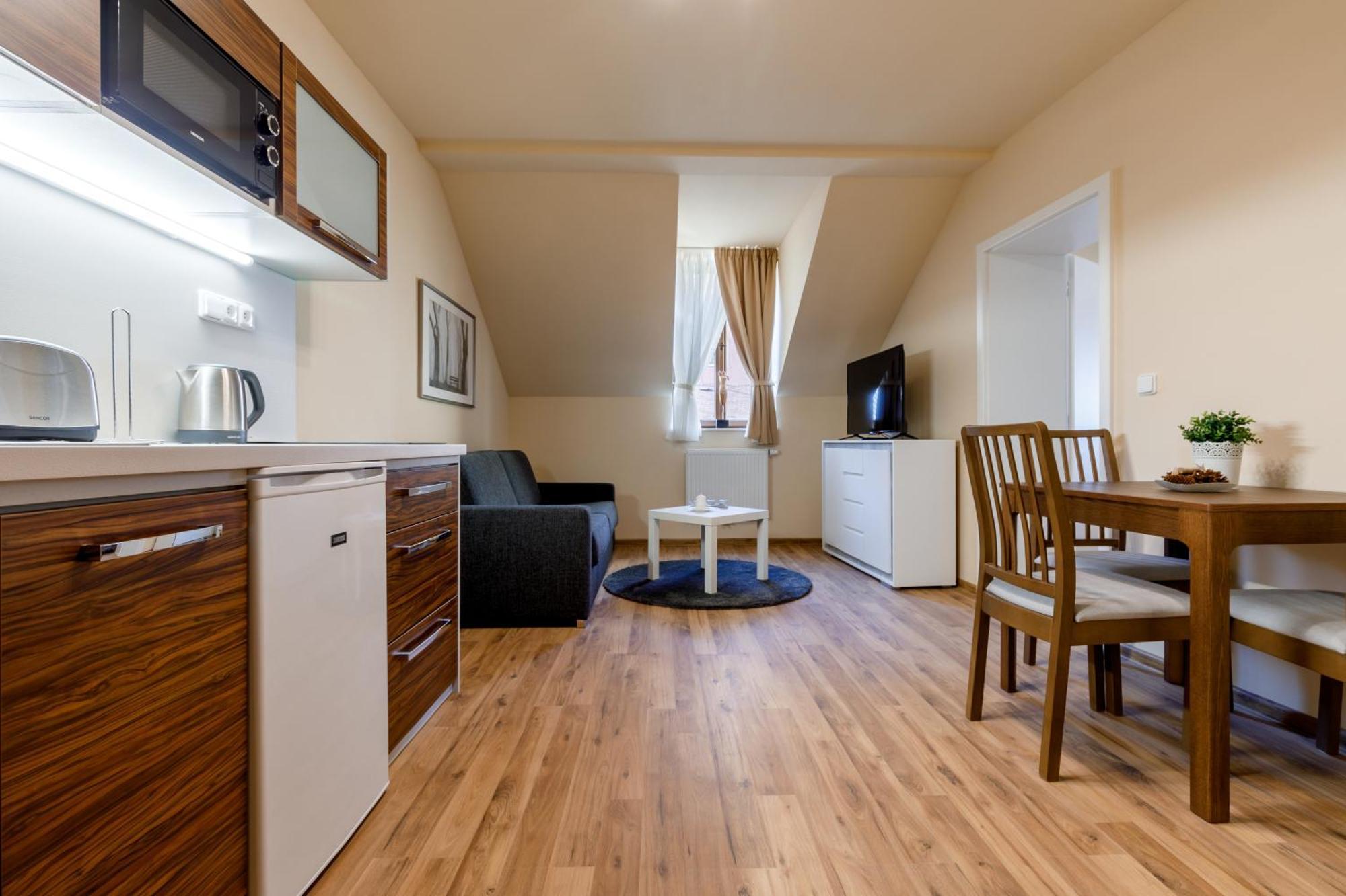 Apartments Menuet 卡罗维发利 客房 照片