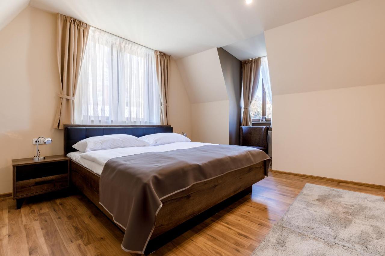 Apartments Menuet 卡罗维发利 外观 照片