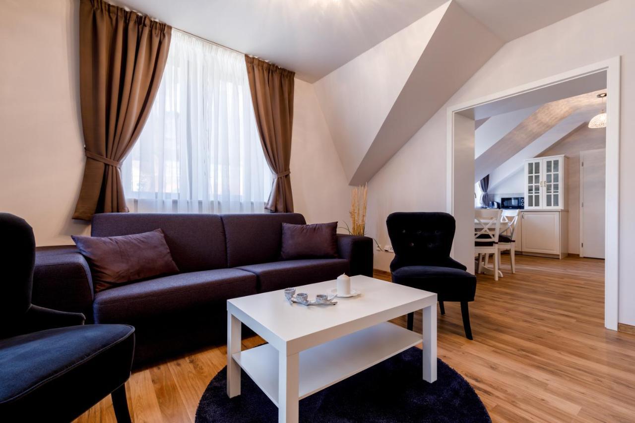 Apartments Menuet 卡罗维发利 外观 照片