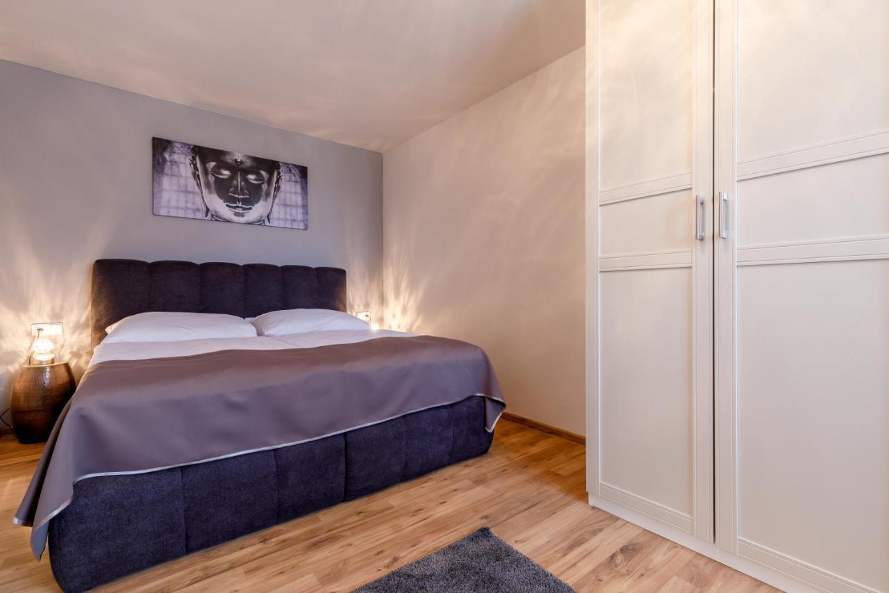 Apartments Menuet 卡罗维发利 外观 照片